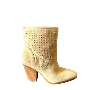 Enzo Angiolini Eagettup Tan Suede Perforated Ankle Boots 6M FSD 0314